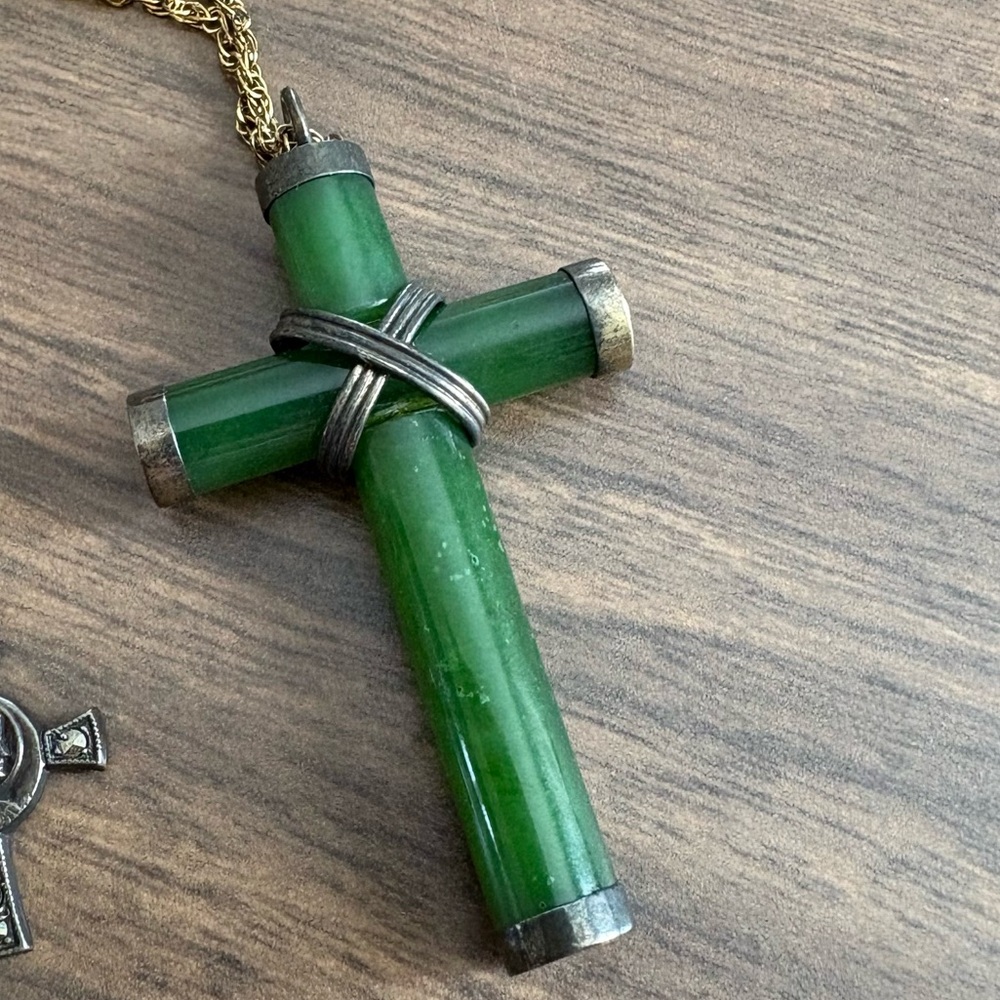 Vintage Green Stone and Silver Cross Necklace